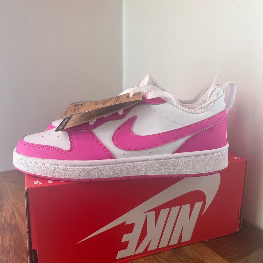 Nike Kids Sneakers in Pink and White